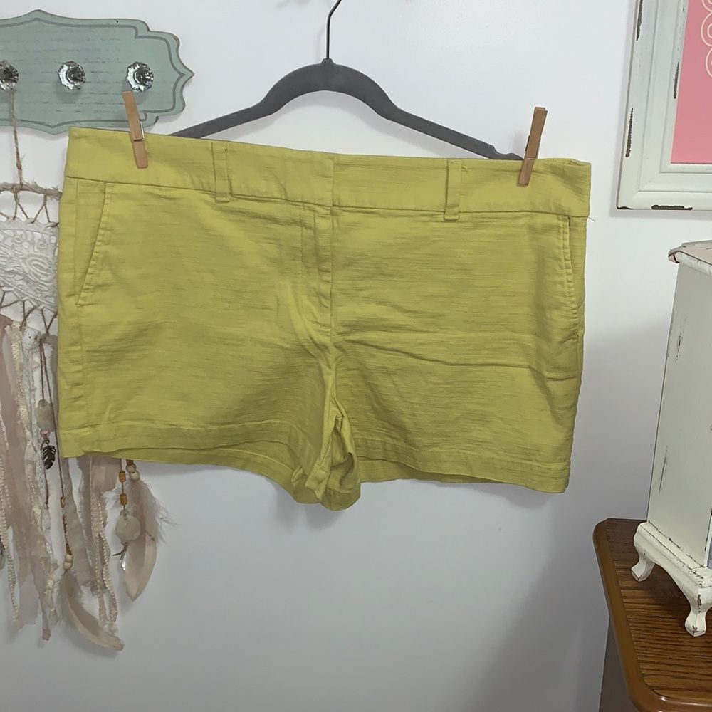 LOFT Size 16 Lime Chartreuse Green Textured Linen Look Chino Shorts 4" Inseam
